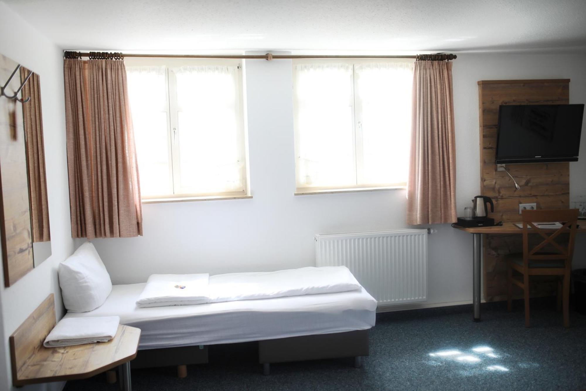 Stetten am Kalten Markt Gasthaus Hotel Zum Kreuz מראה חיצוני תמונה
