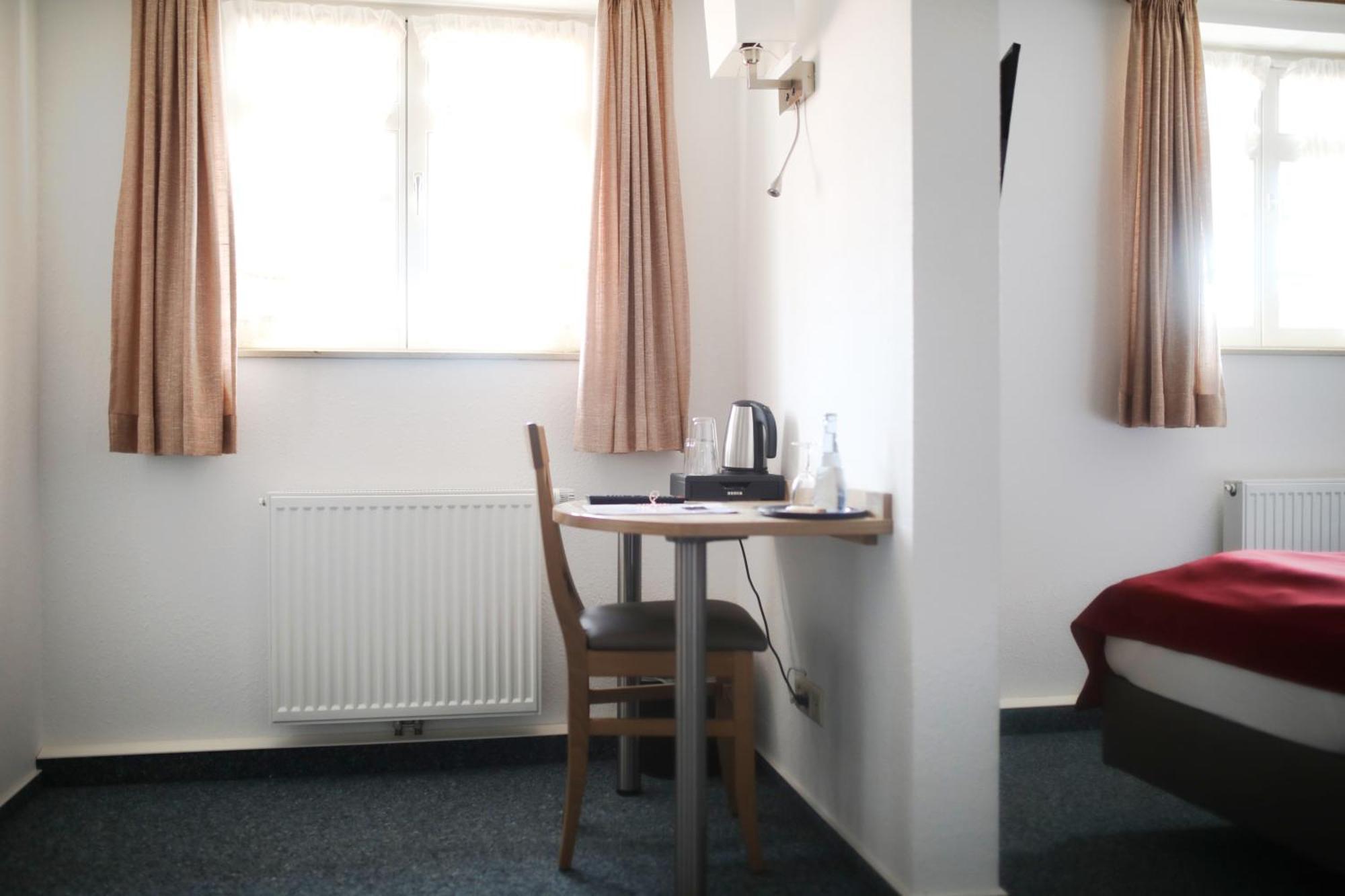 Stetten am Kalten Markt Gasthaus Hotel Zum Kreuz מראה חיצוני תמונה
