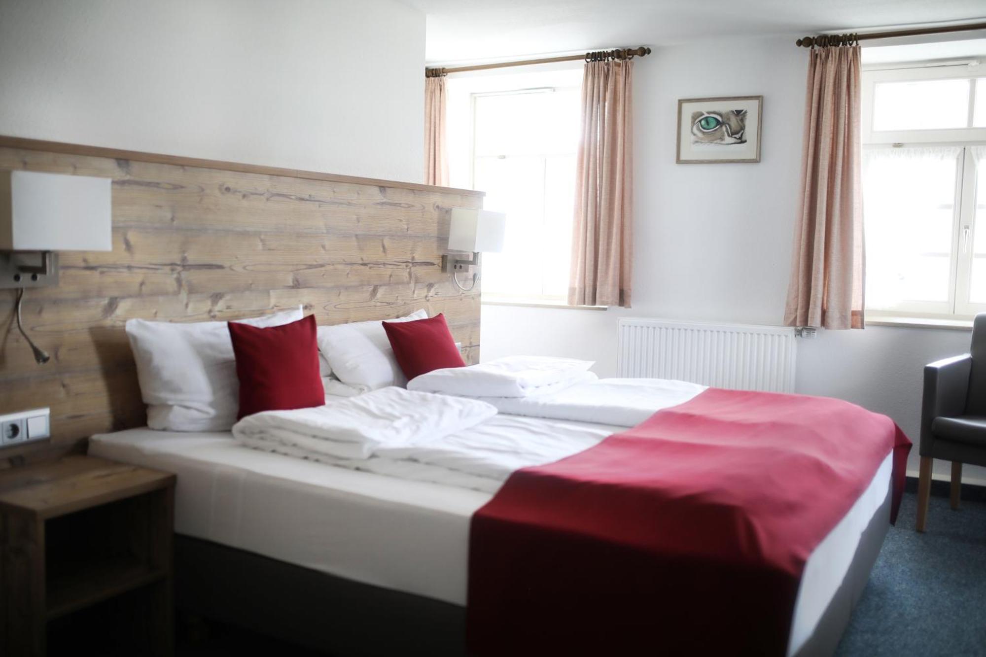 Stetten am Kalten Markt Gasthaus Hotel Zum Kreuz מראה חיצוני תמונה