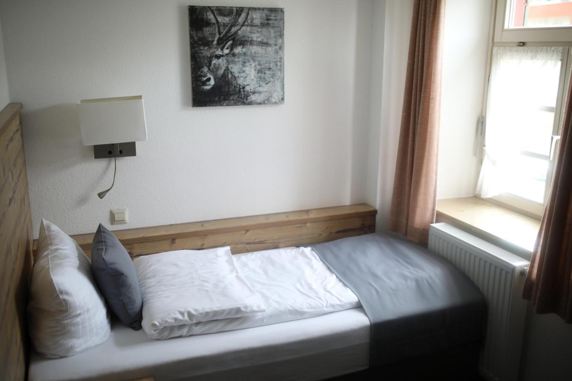 Stetten am Kalten Markt Gasthaus Hotel Zum Kreuz מראה חיצוני תמונה
