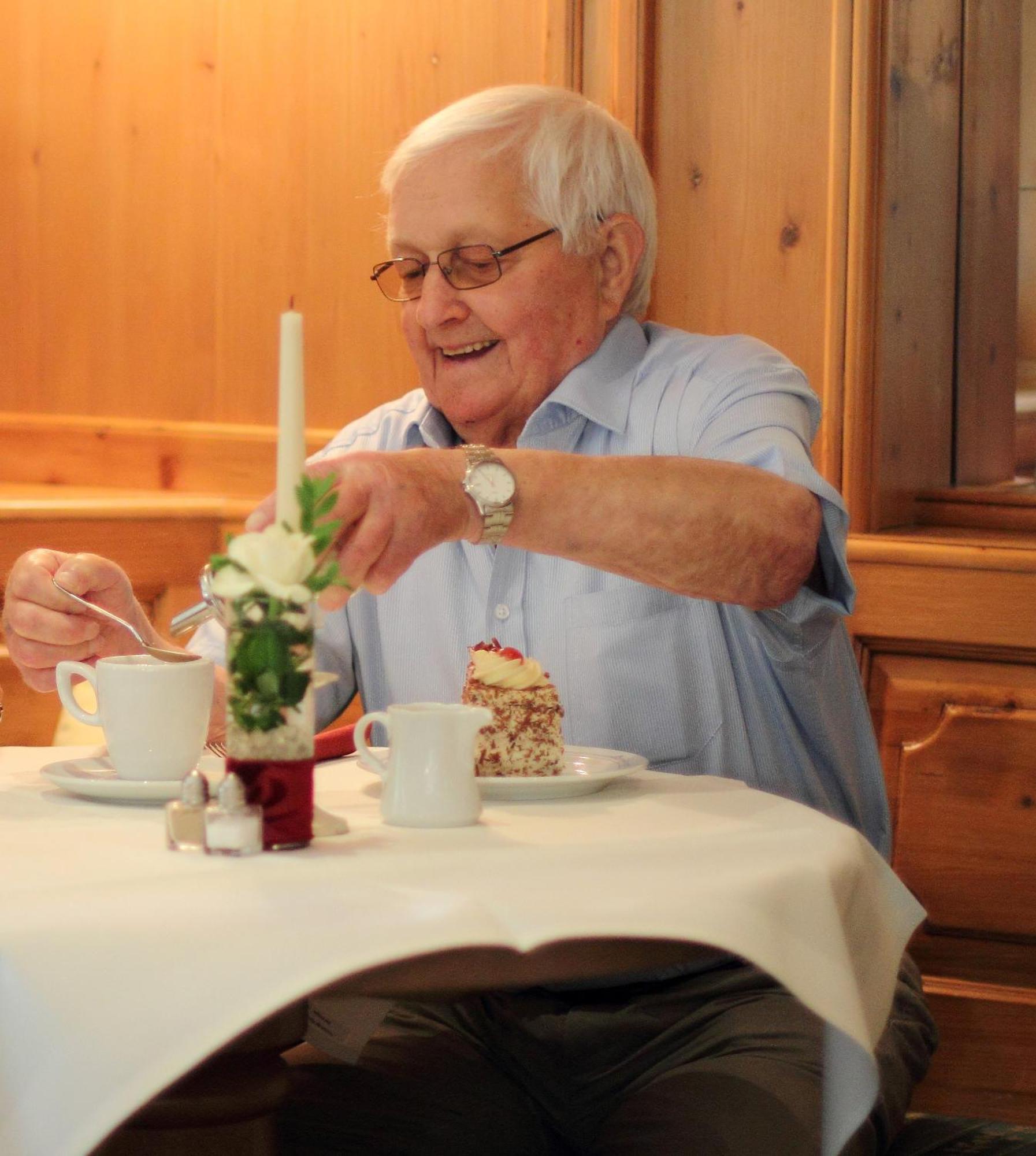 Stetten am Kalten Markt Gasthaus Hotel Zum Kreuz מראה חיצוני תמונה